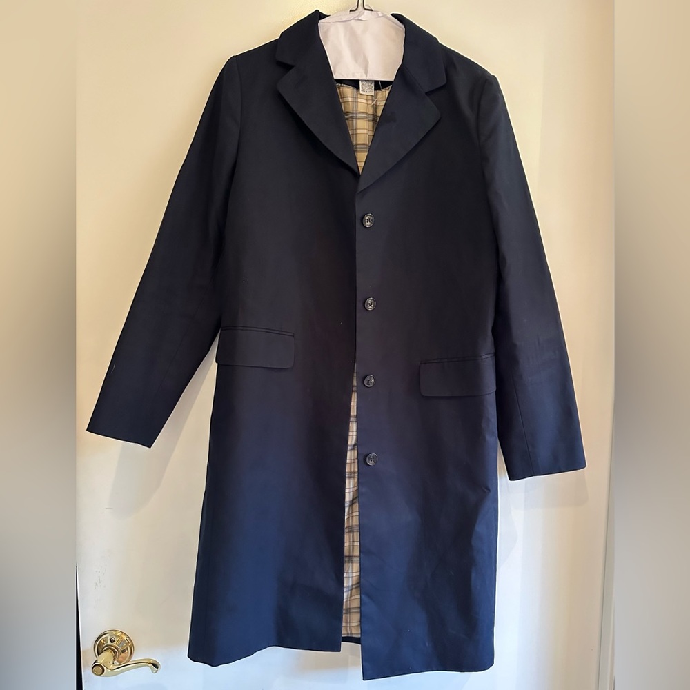 Classic Brooks Brothers Women’s cotton overcoat. Navy with plaid lining. L.